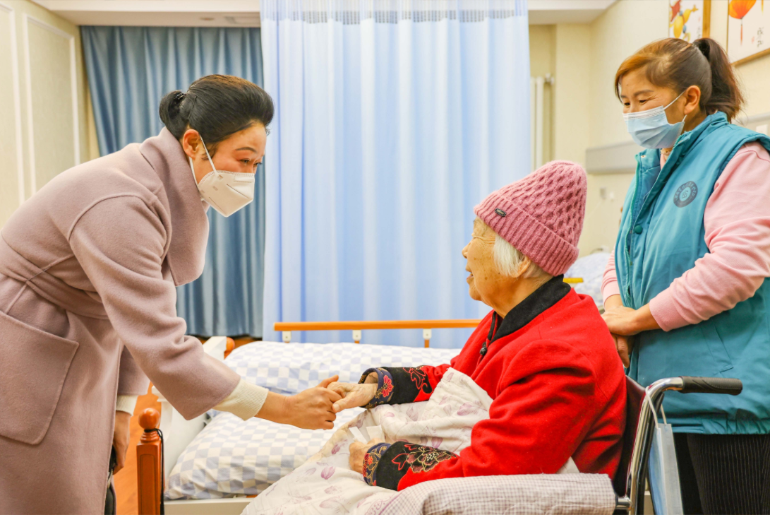 贊！華信圣德健康產(chǎn)業(yè)集團總經(jīng)理程紅榮獲2022年度河南省老齡健康服務工作先進個人獎